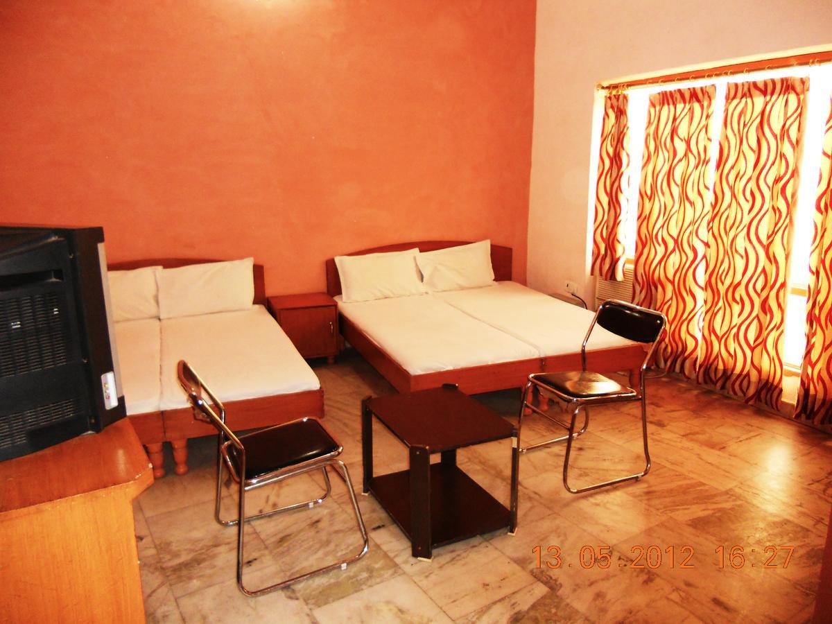 Hotel Ramneek Amritsar Exterior photo